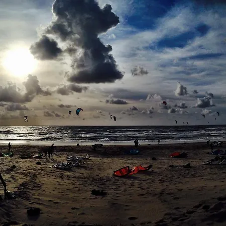 Ocean Breezeapartment: Wakeup 2 Sound Of The Waves * Zandvoort