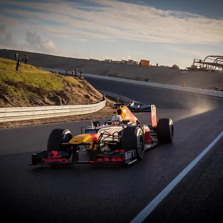 Ocean Breezeapartment: Wakeup 2 Sound Of The Waves Apartment Zandvoort