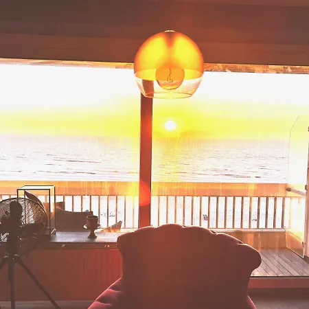 Apartment Ocean Breezeapartment: Wakeup 2 Sound Of The Waves