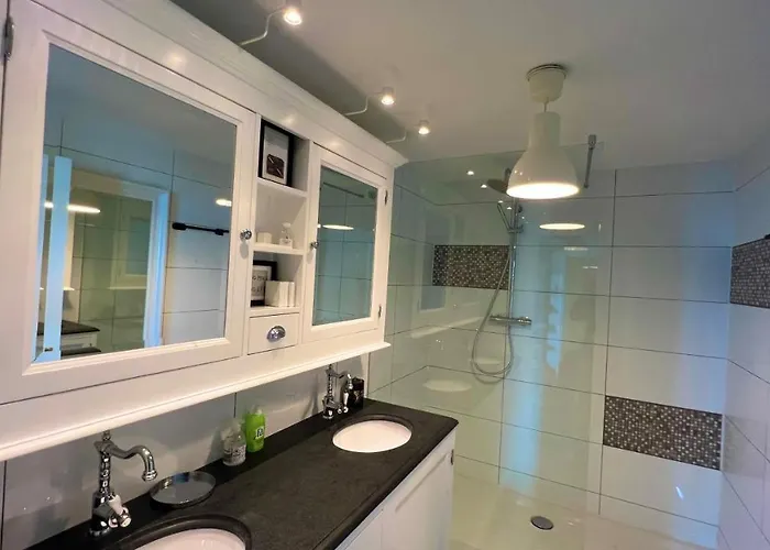 Ocean Breezeapartment: Wakeup 2 Sound Of The Waves Appartamento Zandvoort