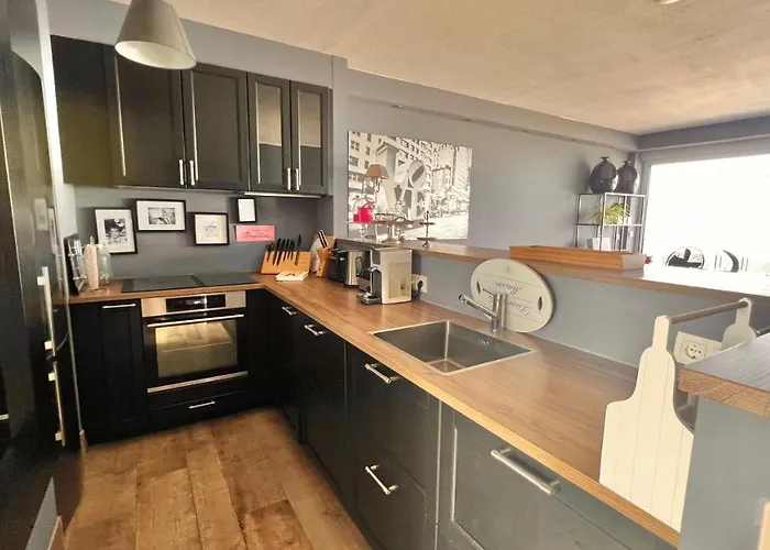 Ocean Breezeapartment: Wakeup 2 Sound Of The Waves Appartement